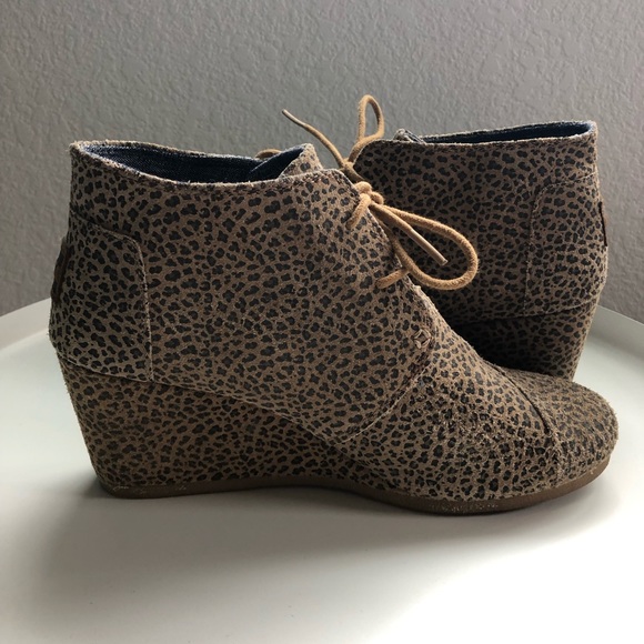 toms leopard wedge shoes